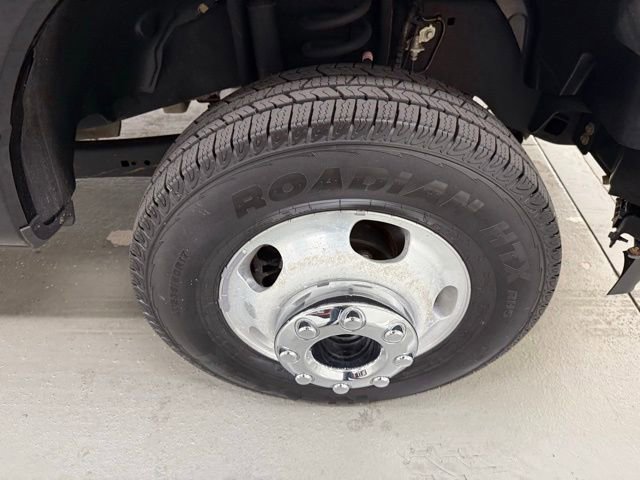 Used 2023 Ford F350 XLT image 5