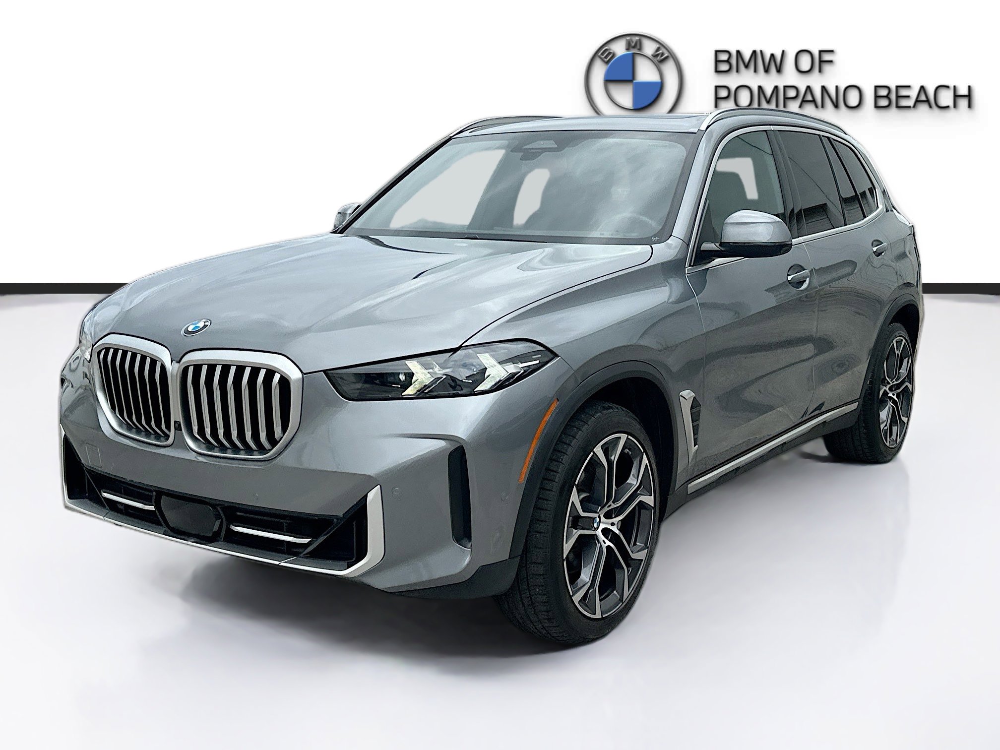 Used 2024 BMW X5 sDrive40i w/ Parking Assistance Package RWD image 3