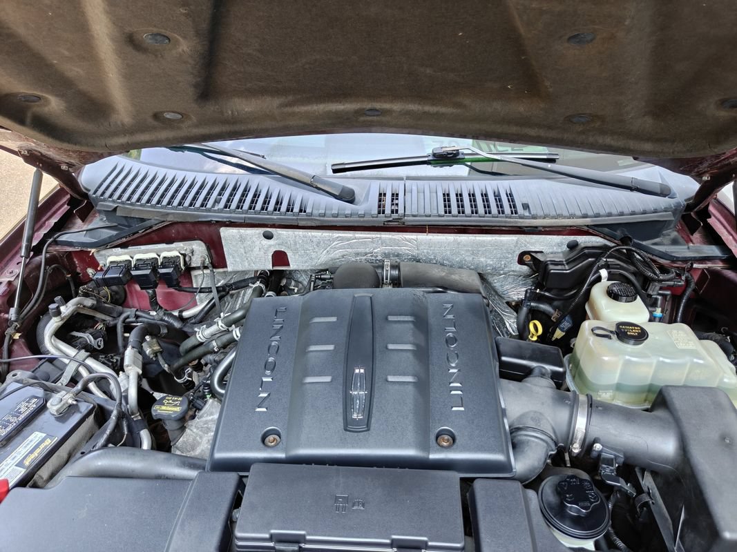 Used 2010 Lincoln Navigator 4WD image 37