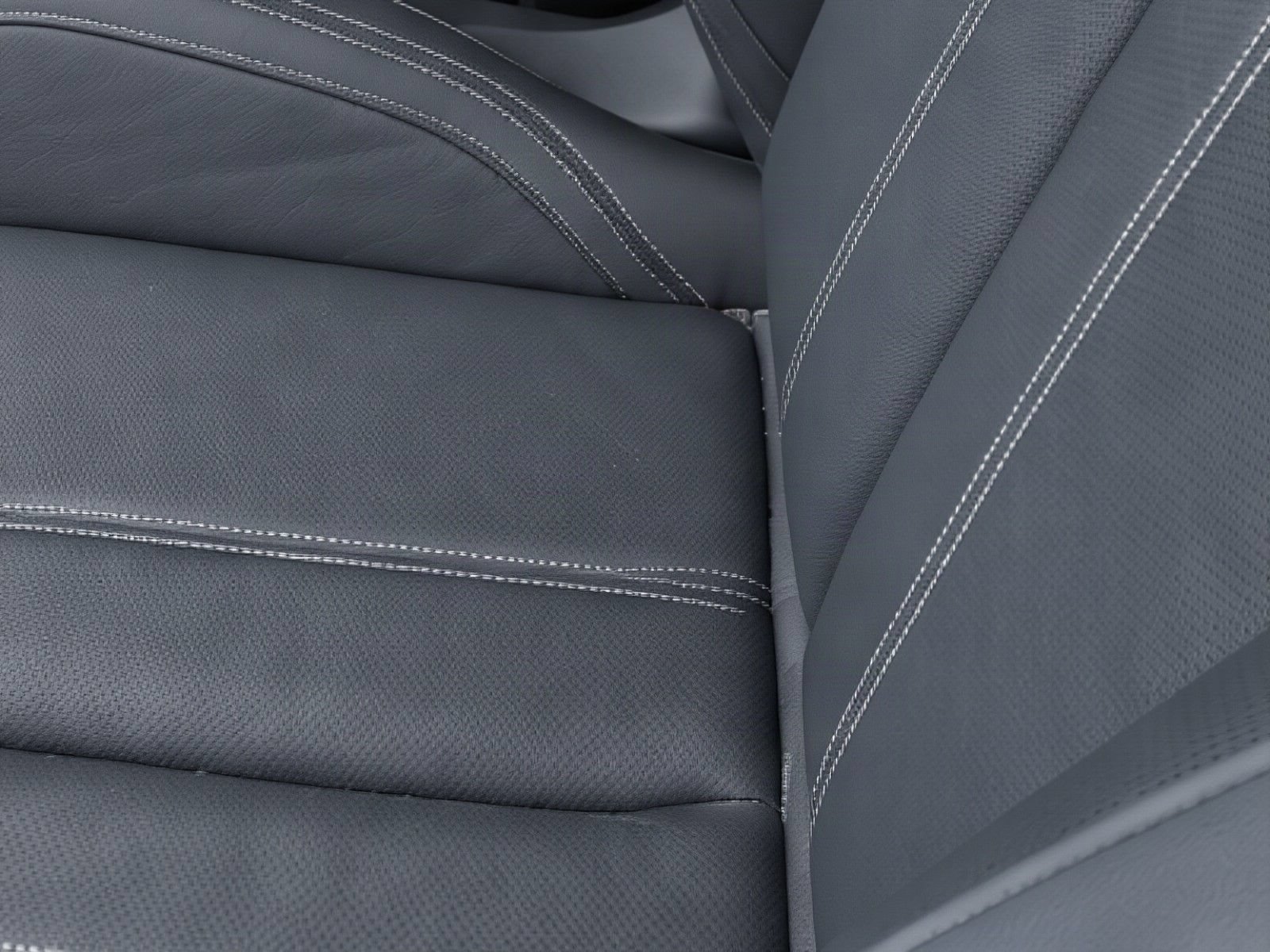 Used 2024 Audi Q5 e Premium Plus AWD/4WD image 23
