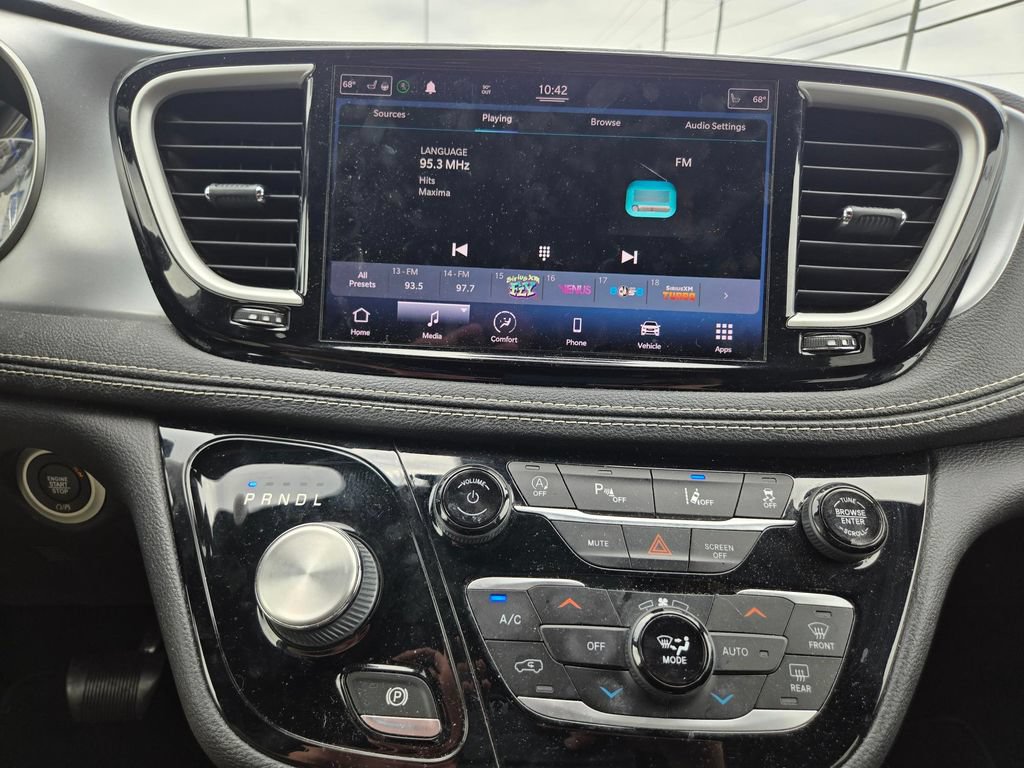 Used 2021 Chrysler Pacifica Touring w/ S Appearance Package FWD image 6