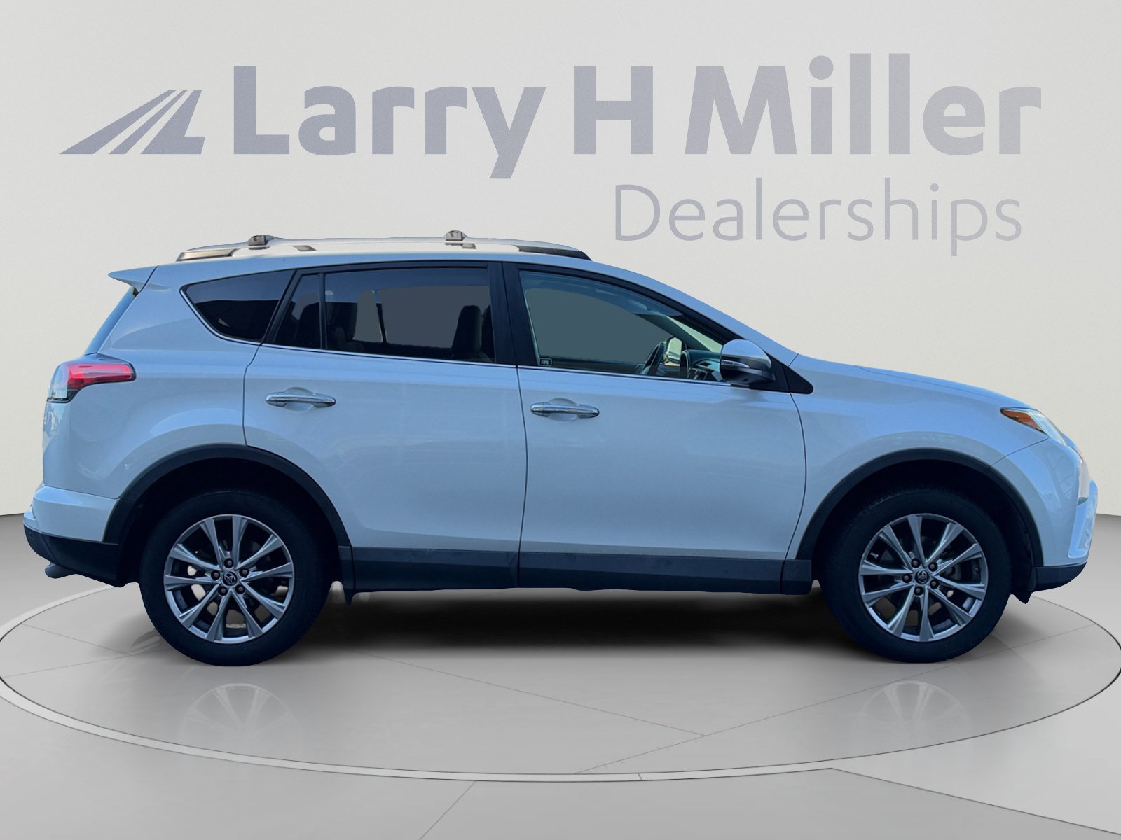 Used 2017 Toyota RAV4 Limited w/ Advanced Technology Package AWD/4WD image 6