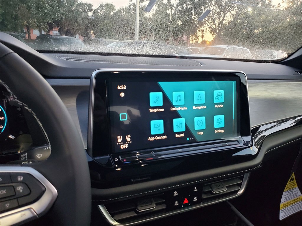 New 2026 Volkswagen Atlas Cross Sport SE image 9