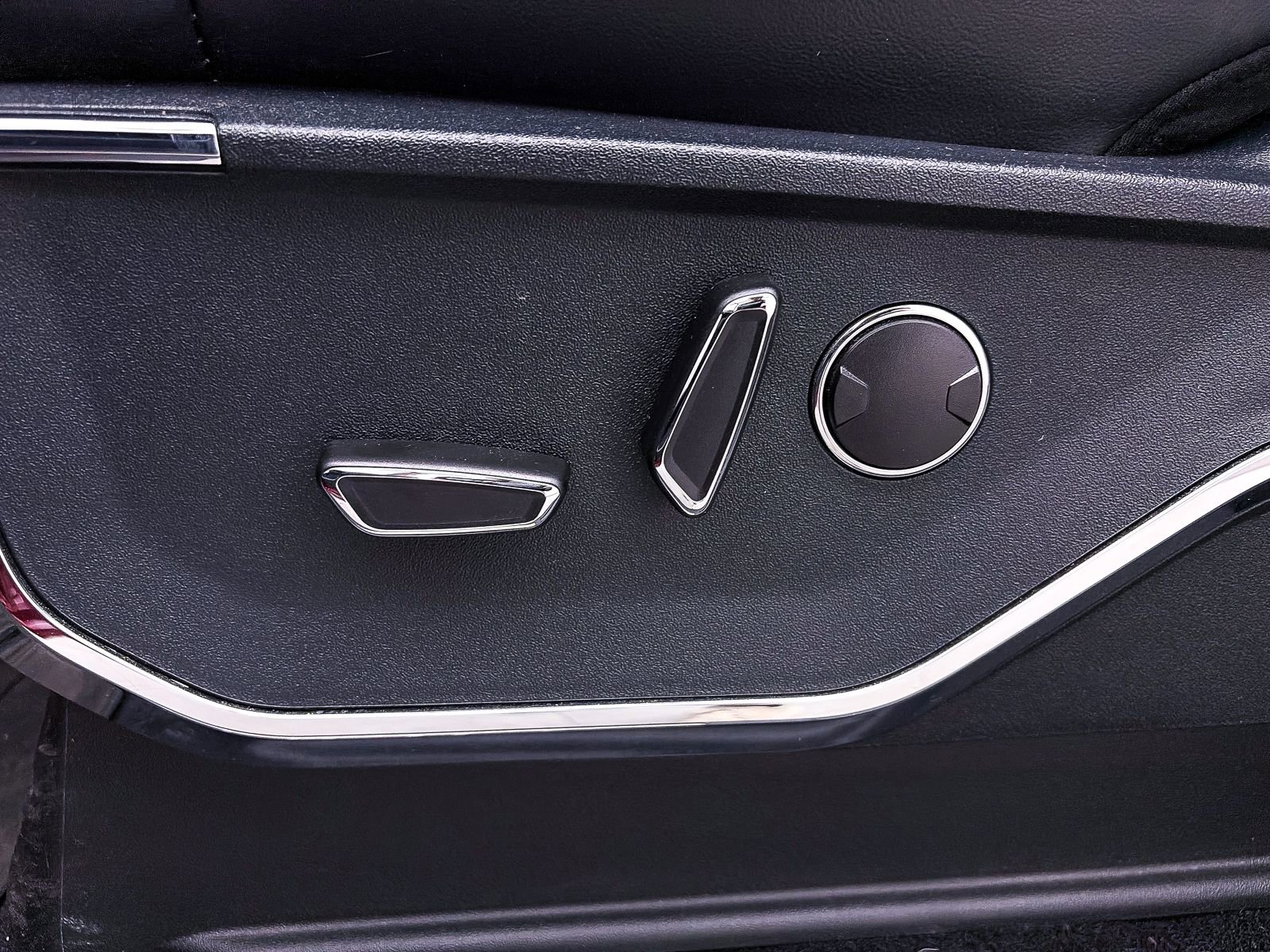 Used 2023 Ford F150 Lightning Platinum image 22