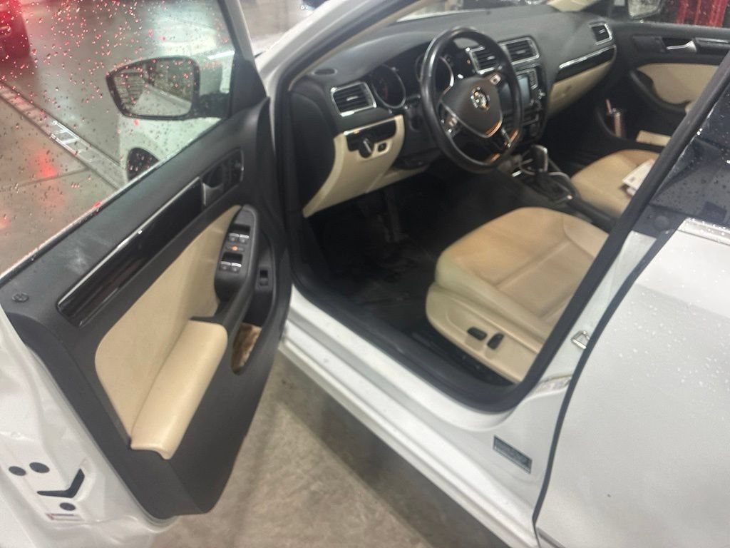 Used 2017 Volkswagen Jetta SEL FWD image 19