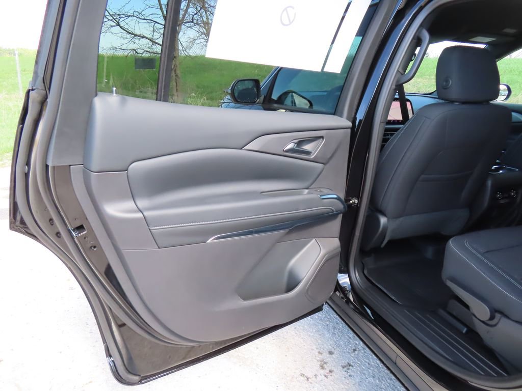 New 2026 Chevrolet Traverse LT AWD/4WD image 25