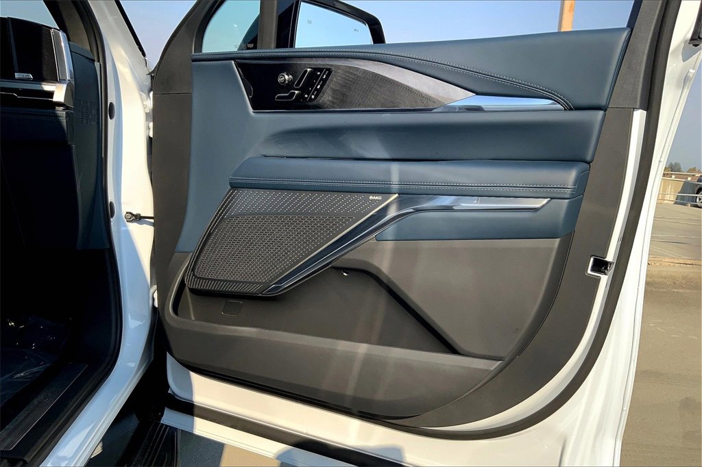 New 2026 Cadillac Escalade IQ Sport 2 w/ LPO, ONYX Package image 35