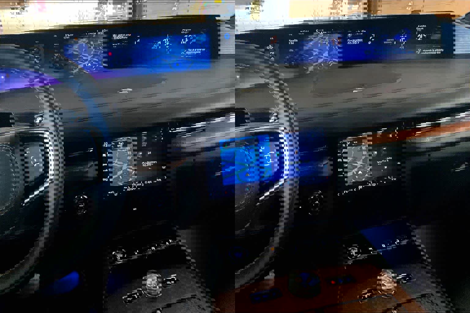 Used 2025 Lincoln Navigator Black Label AWD/4WD image 6