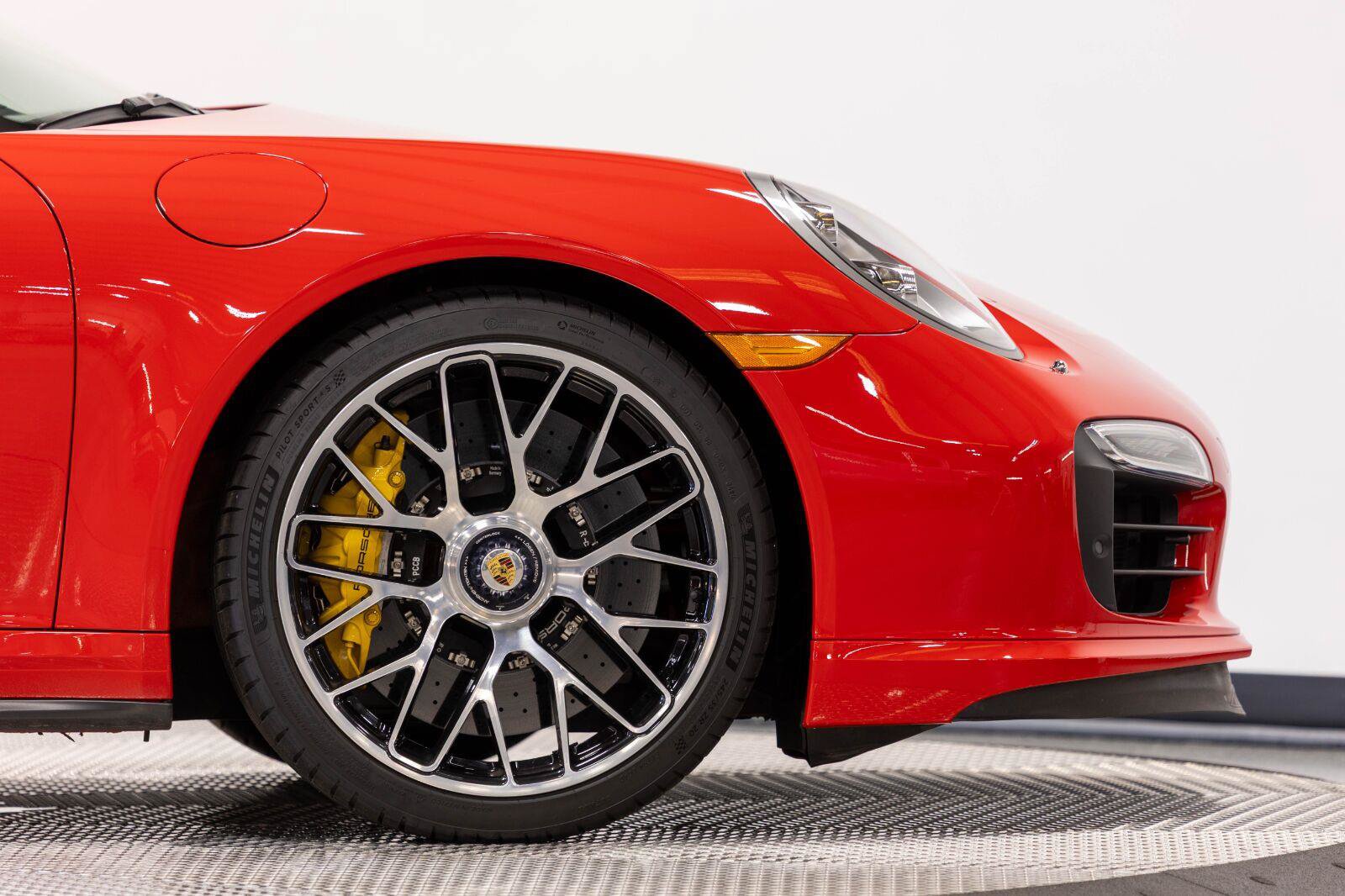 Used 2015 Porsche 911 Turbo S AWD/4WD image 21
