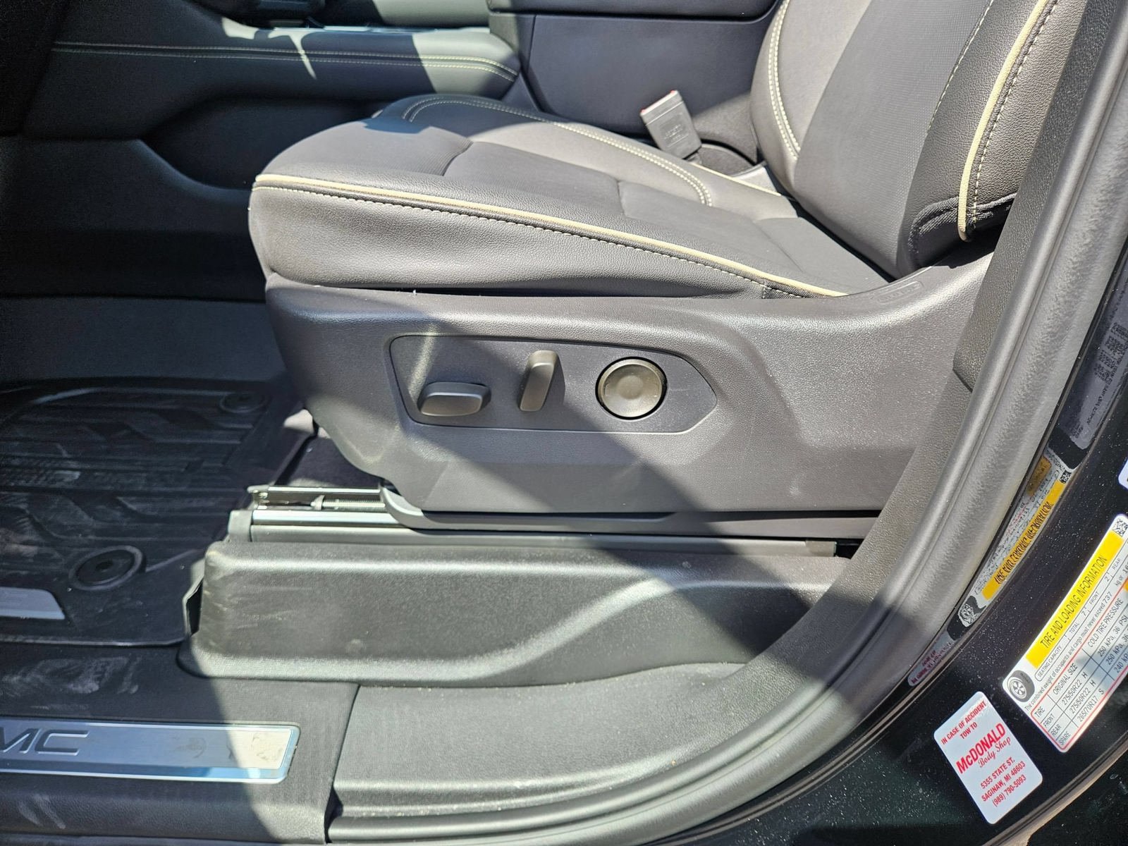 New 2026 GMC Yukon XL Elevation AWD/4WD image 23