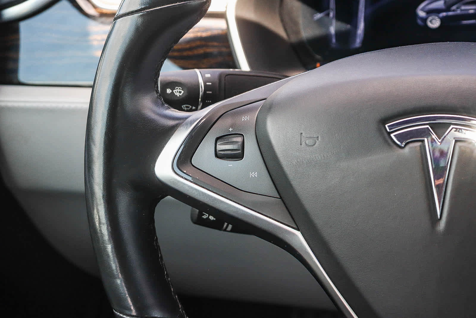 Used 2016 Tesla Model S 70D image 16