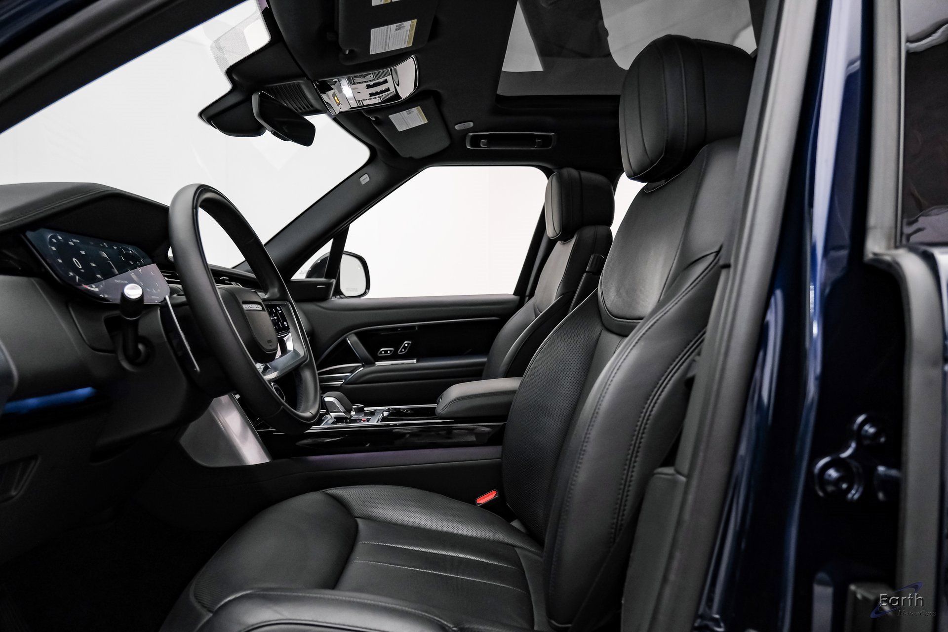 Used 2023 Land Rover Range Rover SE image 28