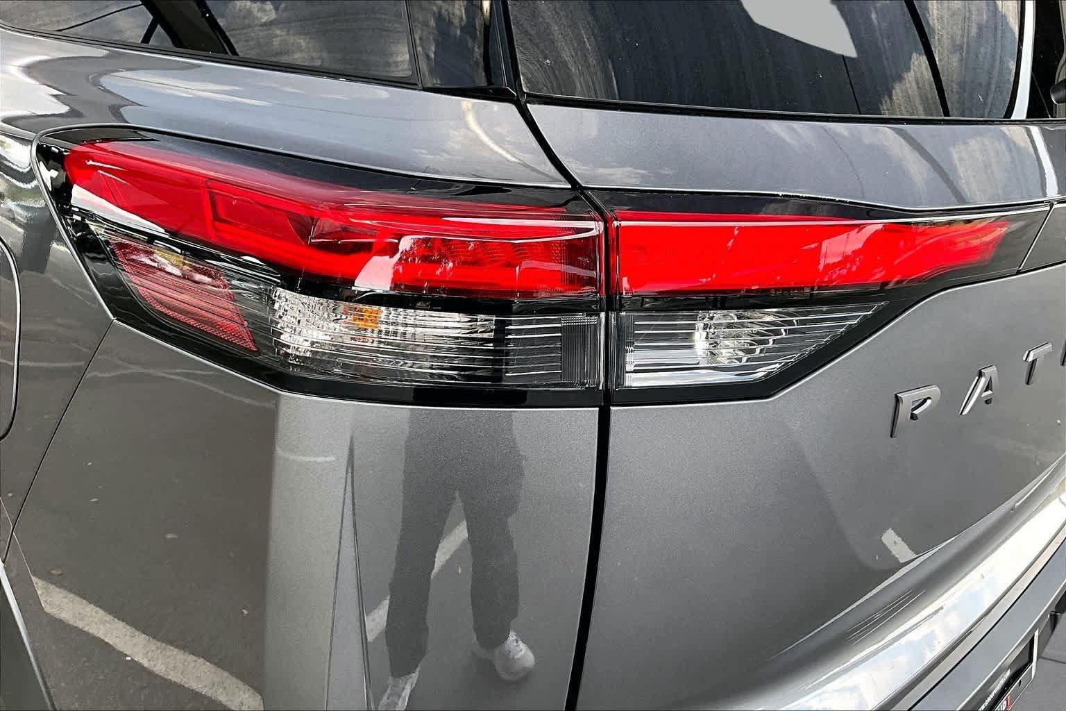 New 2026 Nissan Pathfinder SL FWD image 14