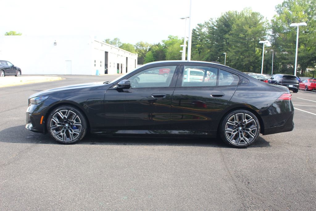 New 2027 BMW 550e xDrive AWD/4WD image 4