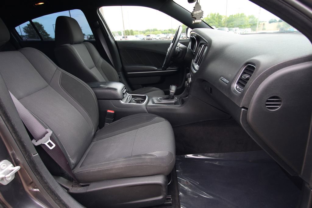 Used 2016 Dodge Charger R/T w/ Navigation & Travel Group RWD image 8