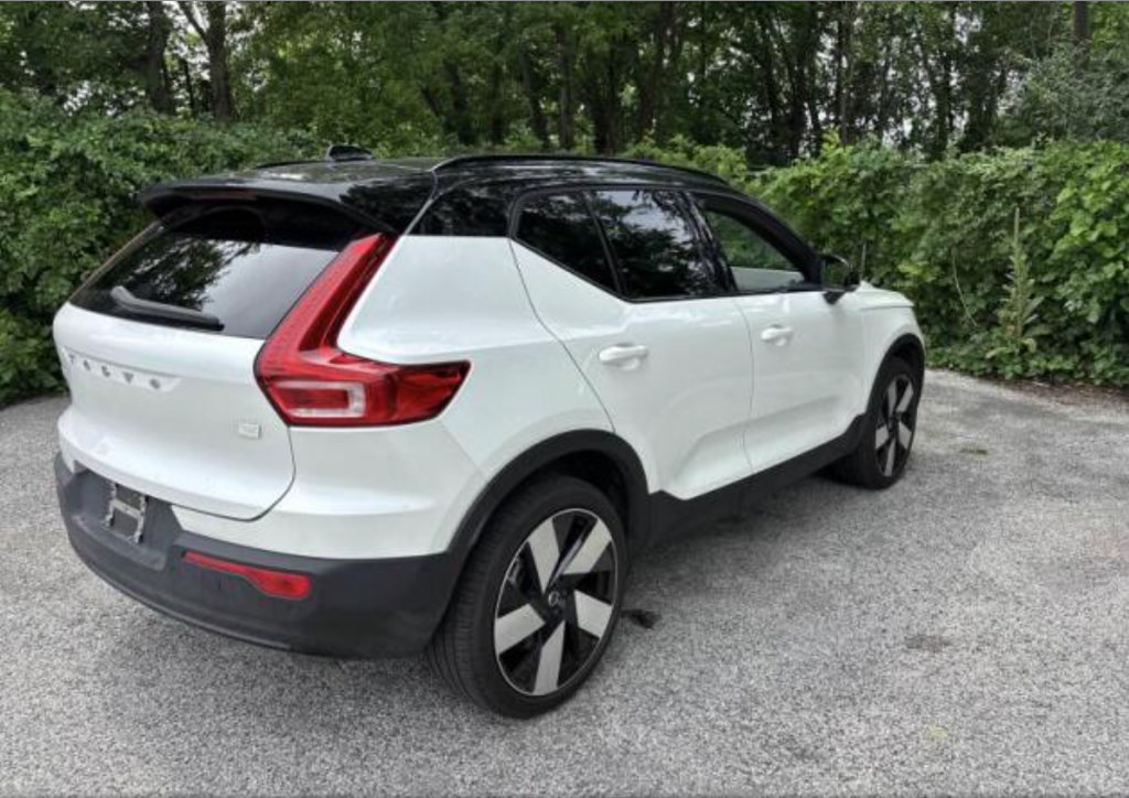 Certified 2023 Volvo XC40 Recharge Ultimate AWD/4WD image 10