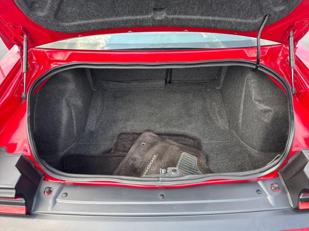 Used 2016 Dodge Challenger SXT RWD image 19
