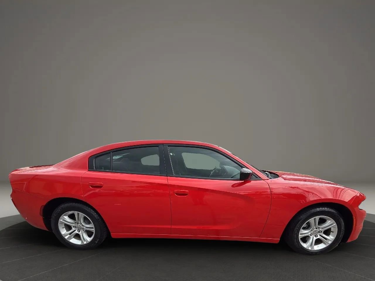 Used 2023 Dodge Charger SXT RWD image 4