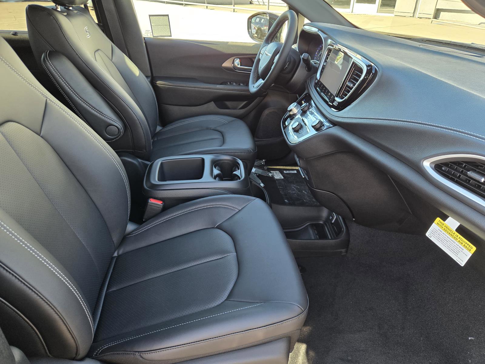 New 2026 Chrysler Pacifica Select w/ S Appearance Package image 32