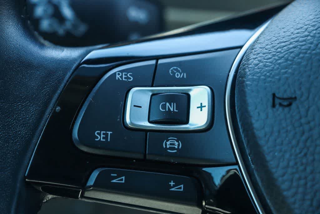 Used 2019 Volkswagen Tiguan SE FWD image 23