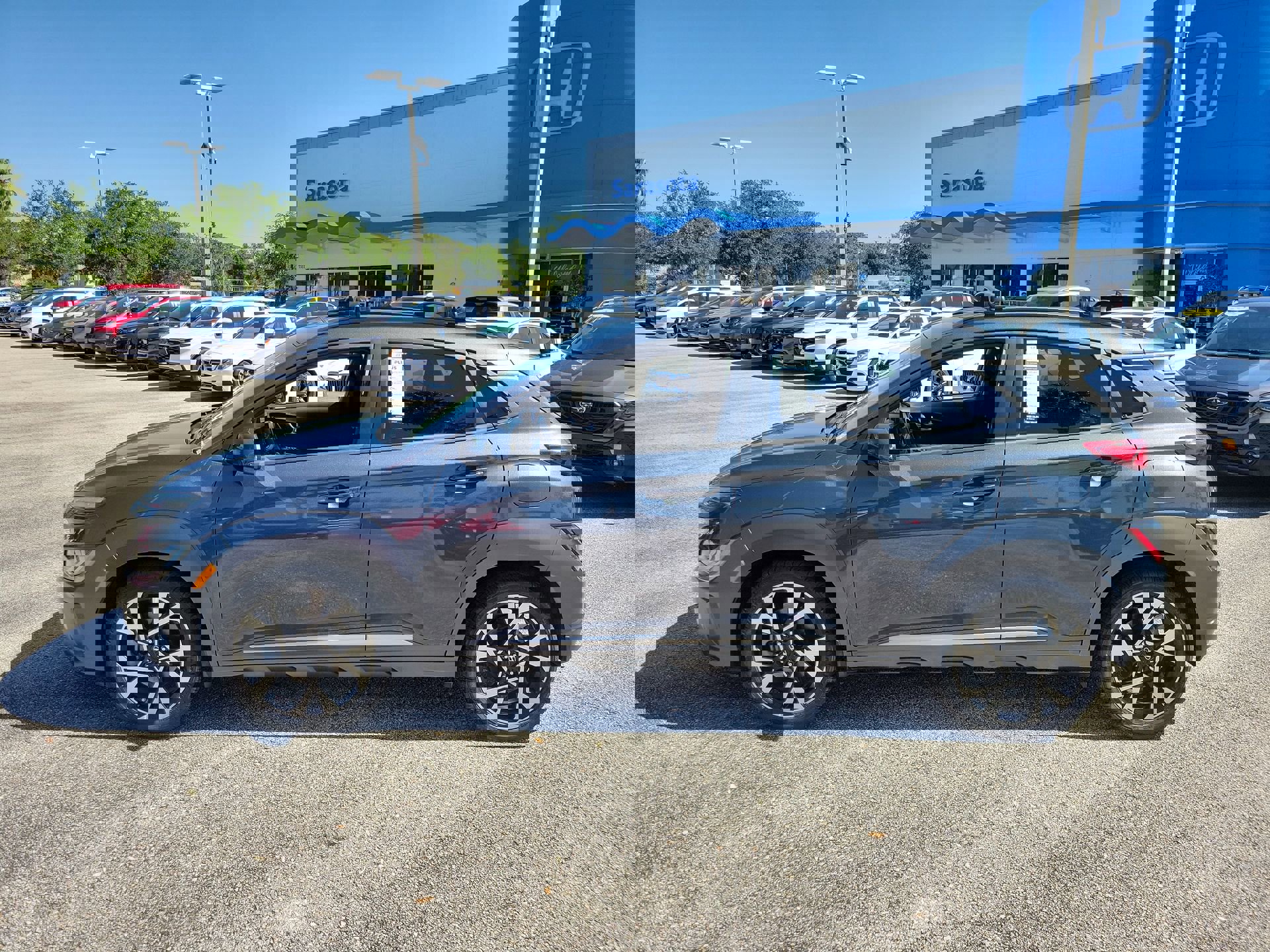 Used 2022 Hyundai Kona Limited image 9