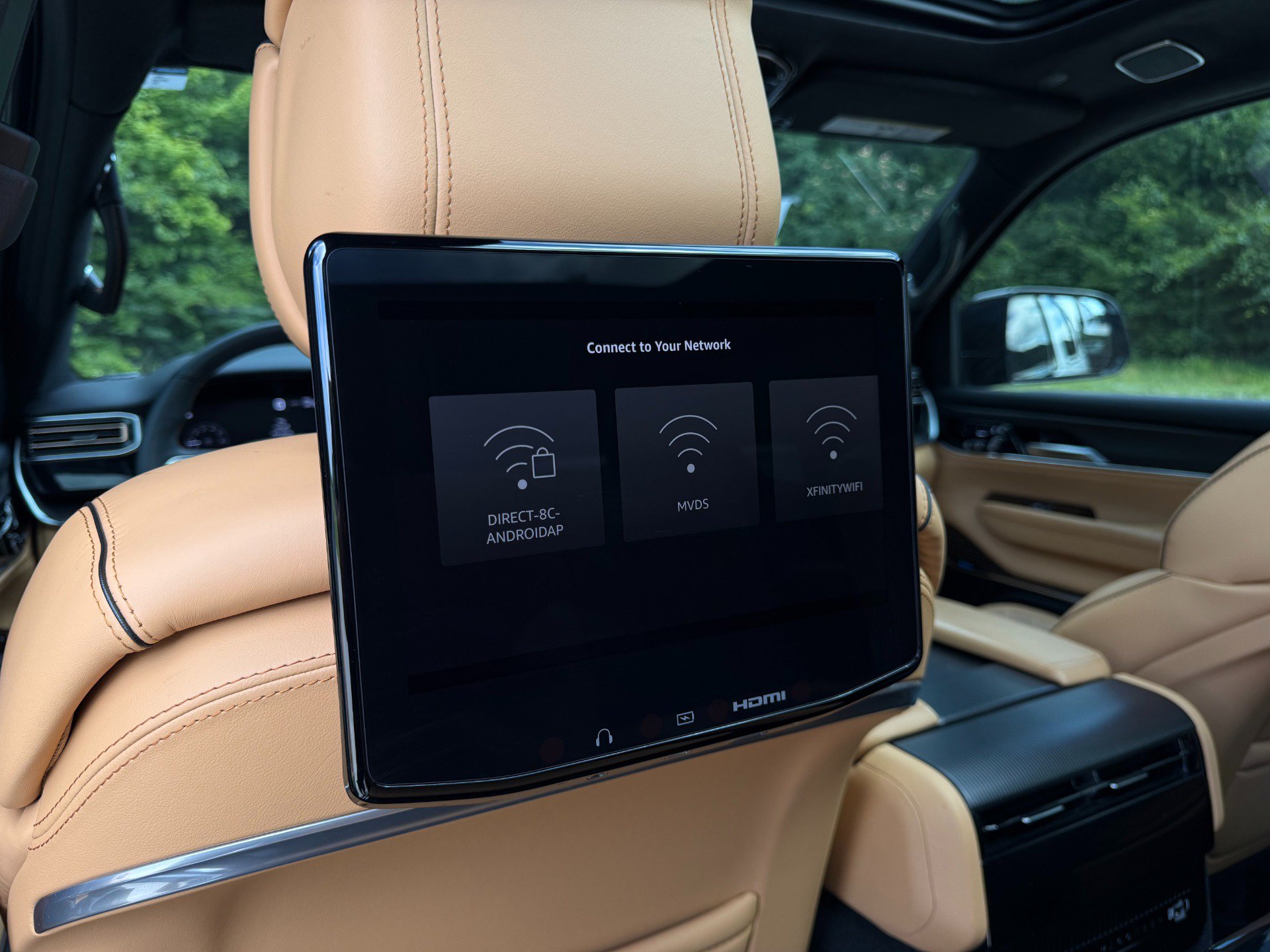 Used 2025 Jeep Grand Wagoneer Series III w/ Rear Seat Video Group 1 AWD/4WD image 39