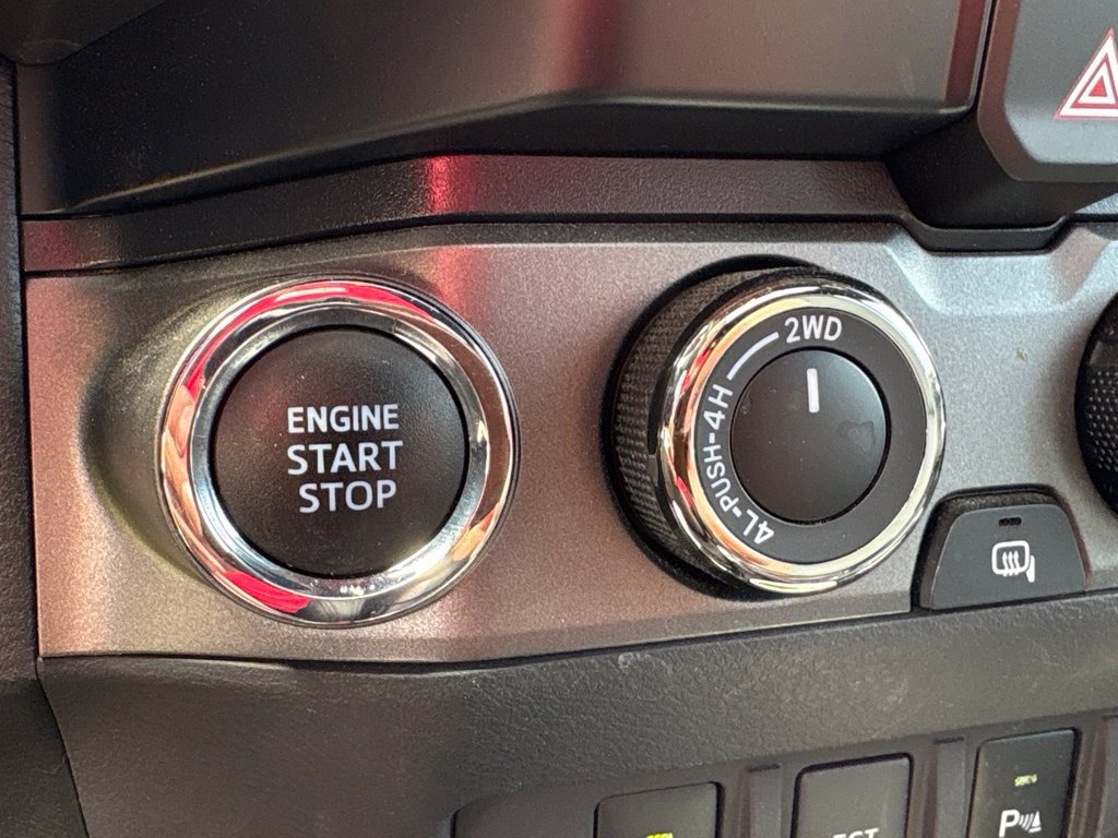 Used 2021 Toyota Tacoma TRD Off-Road w/ TRD Premium Off Road Package AWD/4WD image 24