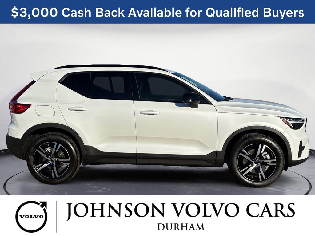 New 2026 Volvo XC40 B5 Core w/ Climate Package image 2