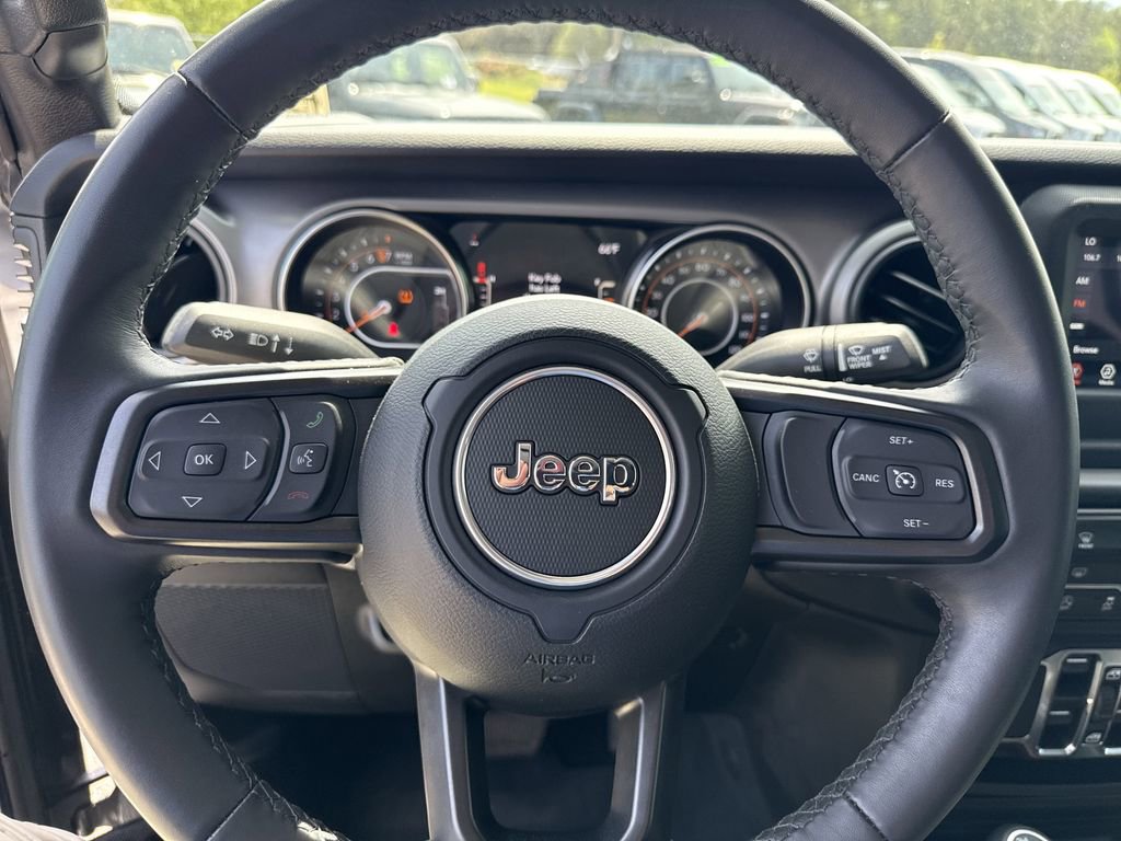 Used 2022 Jeep Gladiator Sport image 23