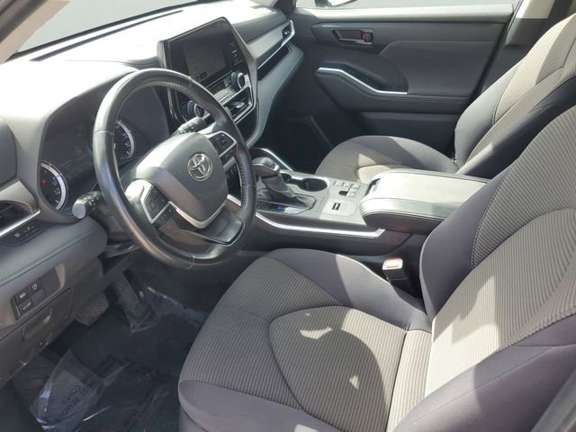 Used 2023 Toyota Highlander LE FWD image 22