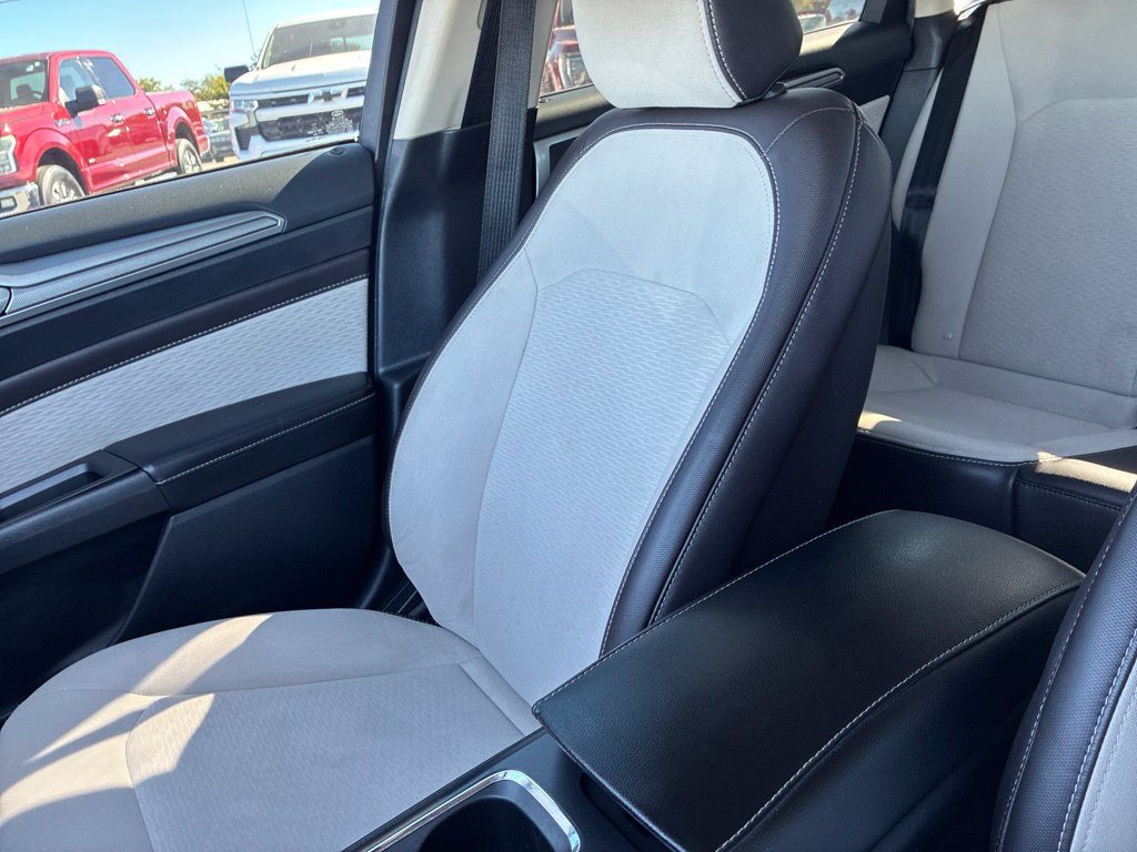 Used 2020 Ford Fusion SE w/ Equipment Group 151A FWD image 20
