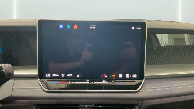 New 2026 Volkswagen Tiguan SE R-Line AWD/4WD image 17