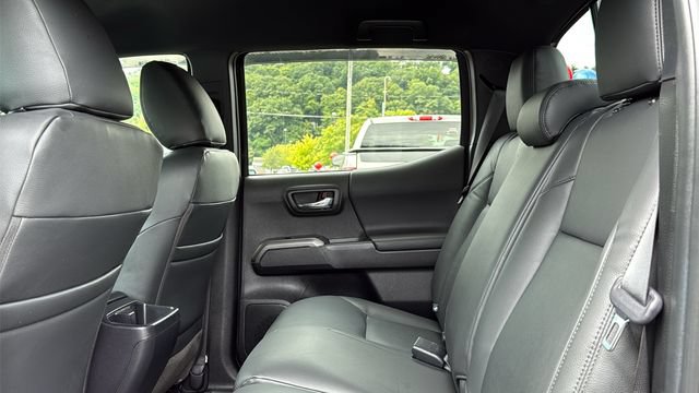 Certified 2022 Toyota Tacoma TRD Sport AWD/4WD image 19