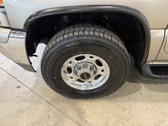 Used 2000 GMC Yukon XL 2500 SLT w/ SLT Marketing Opt Pkg AWD/4WD image 12