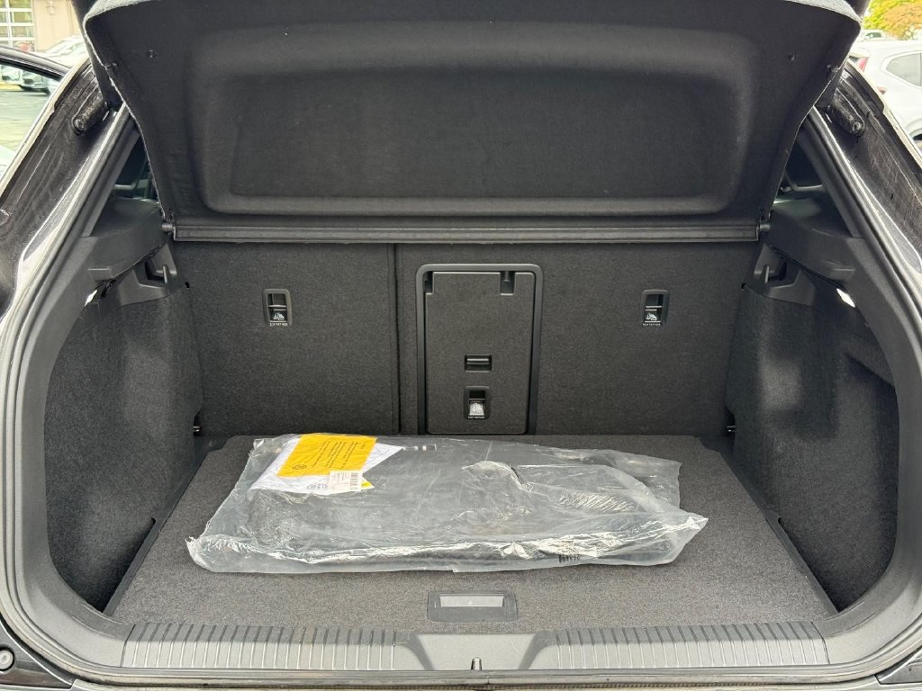 Certified 2023 Volkswagen ID.4 Pro S Plus AWD/4WD image 5
