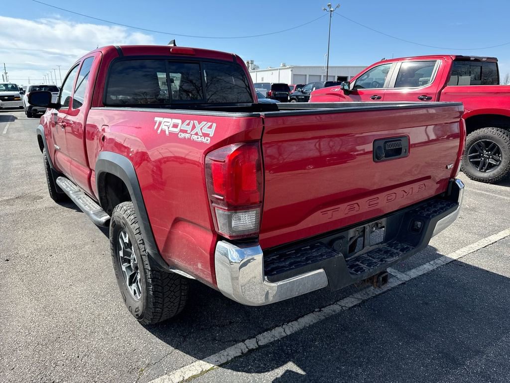 Used 2018 Toyota Tacoma TRD Off-Road image 3