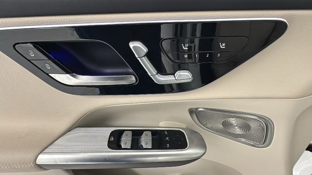 Used 2024 Mercedes-Benz GLC 300 4MATIC image 21