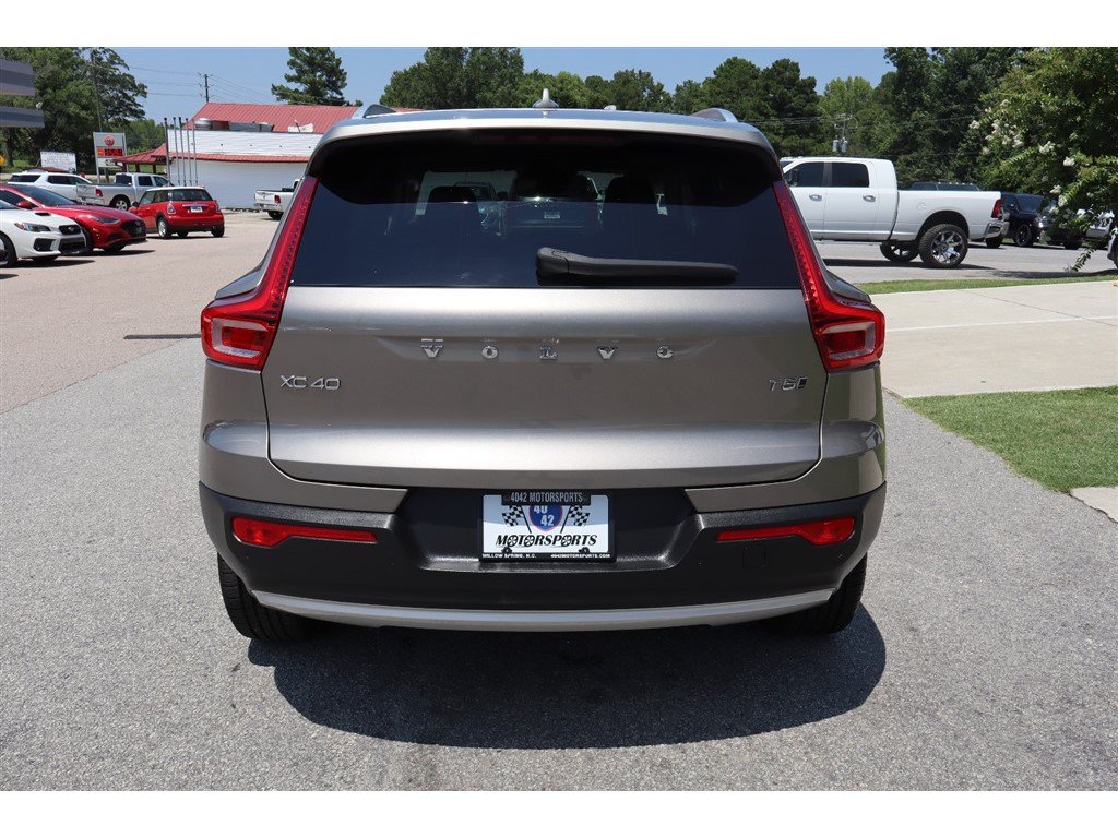 Used 2022 Volvo XC40 T5 Inscription AWD/4WD image 4