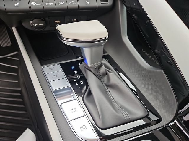 Used 2025 Hyundai Elantra Limited FWD image 16