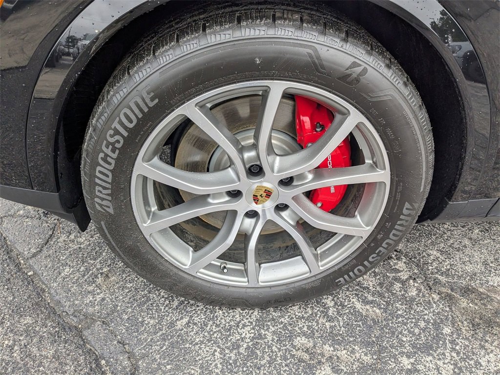 Used 2024 Porsche Cayenne S image 16