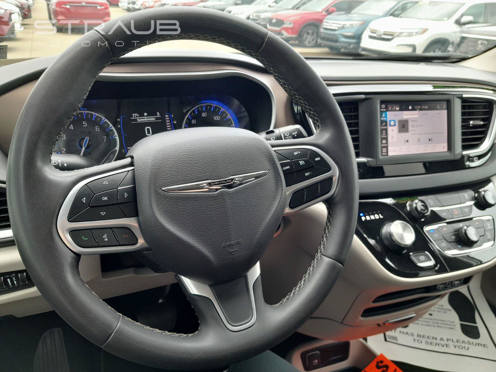 Used 2023 Chrysler Voyager LX FWD image 11