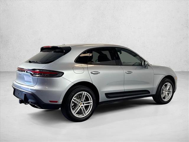 Certified 2026 Porsche Macan AWD/4WD image 9