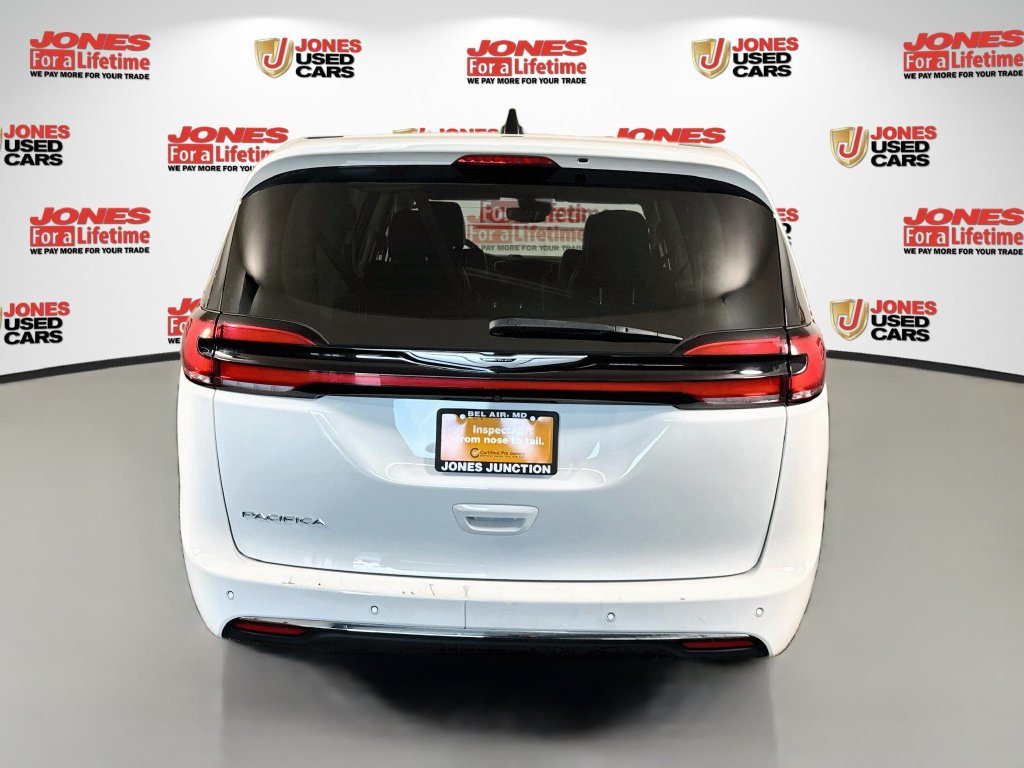 Used 2024 Chrysler Pacifica Touring-L FWD image 14