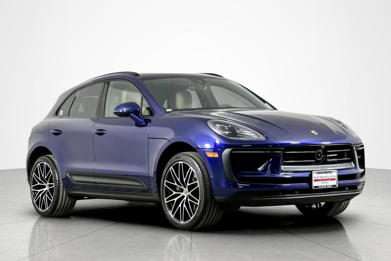 Used 2024 Porsche Macan Turbo image 7