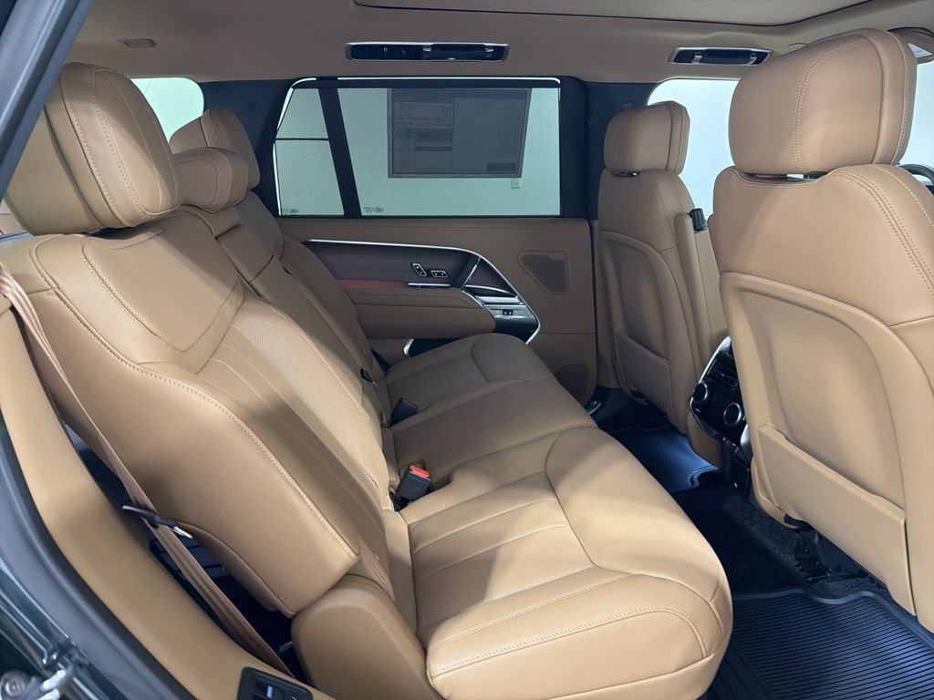 New 2026 Land Rover Range Rover Long Wheelbase SE image 28