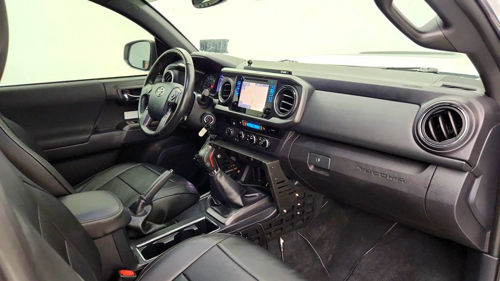Used 2018 Toyota Tacoma TRD Pro AWD/4WD image 31