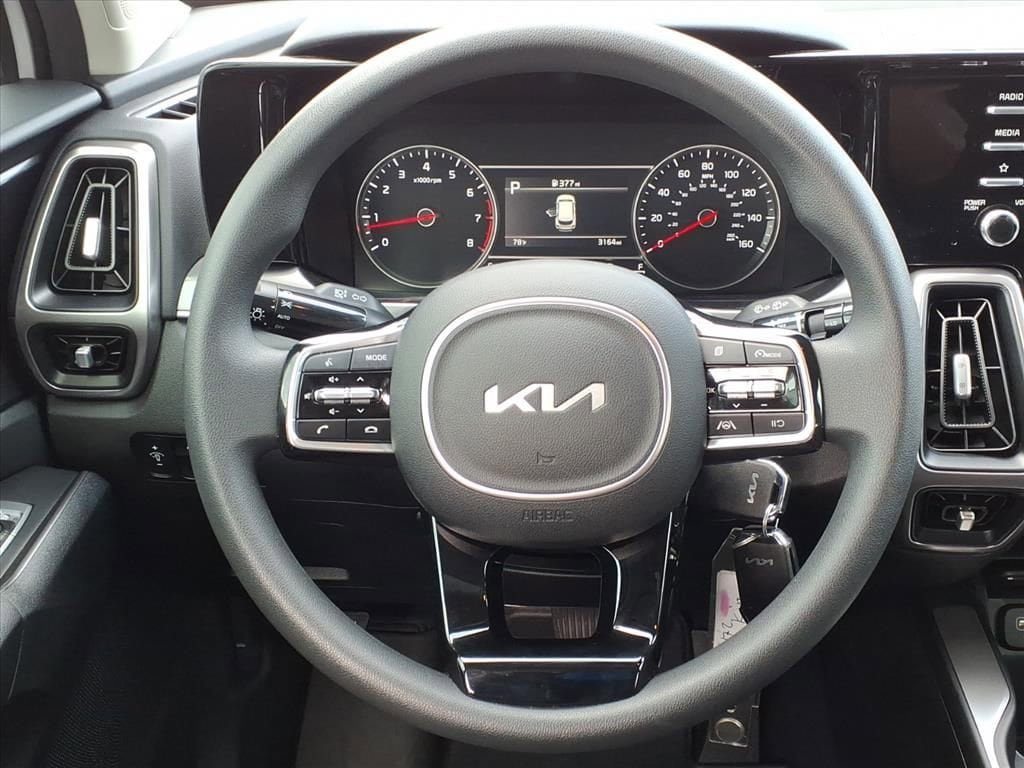 Used 2023 Kia Sorento LX FWD image 34