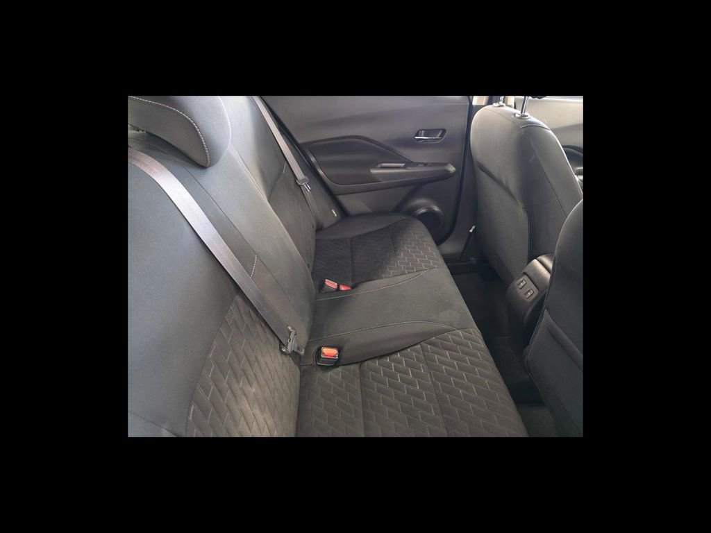 Used 2021 Nissan Kicks SV FWD image 19