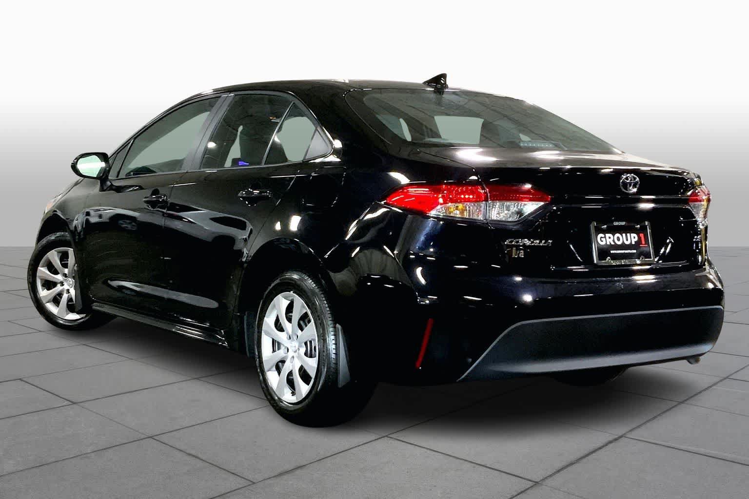 Used 2026 Toyota Corolla LE FWD image 12