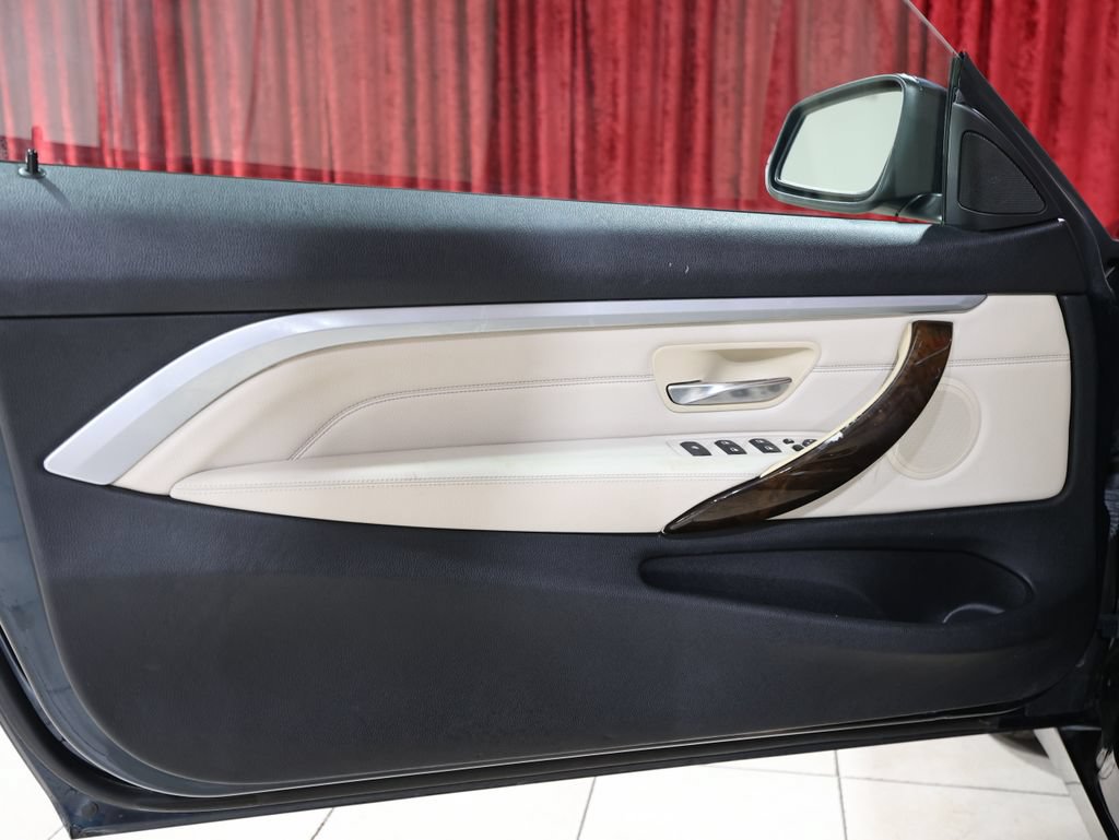Used 2016 BMW 428i xDrive Convertible AWD/4WD image 13